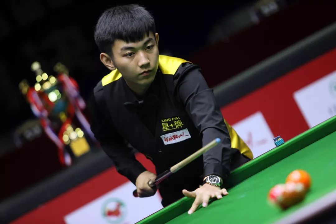 中国射箭男 中国射箭男